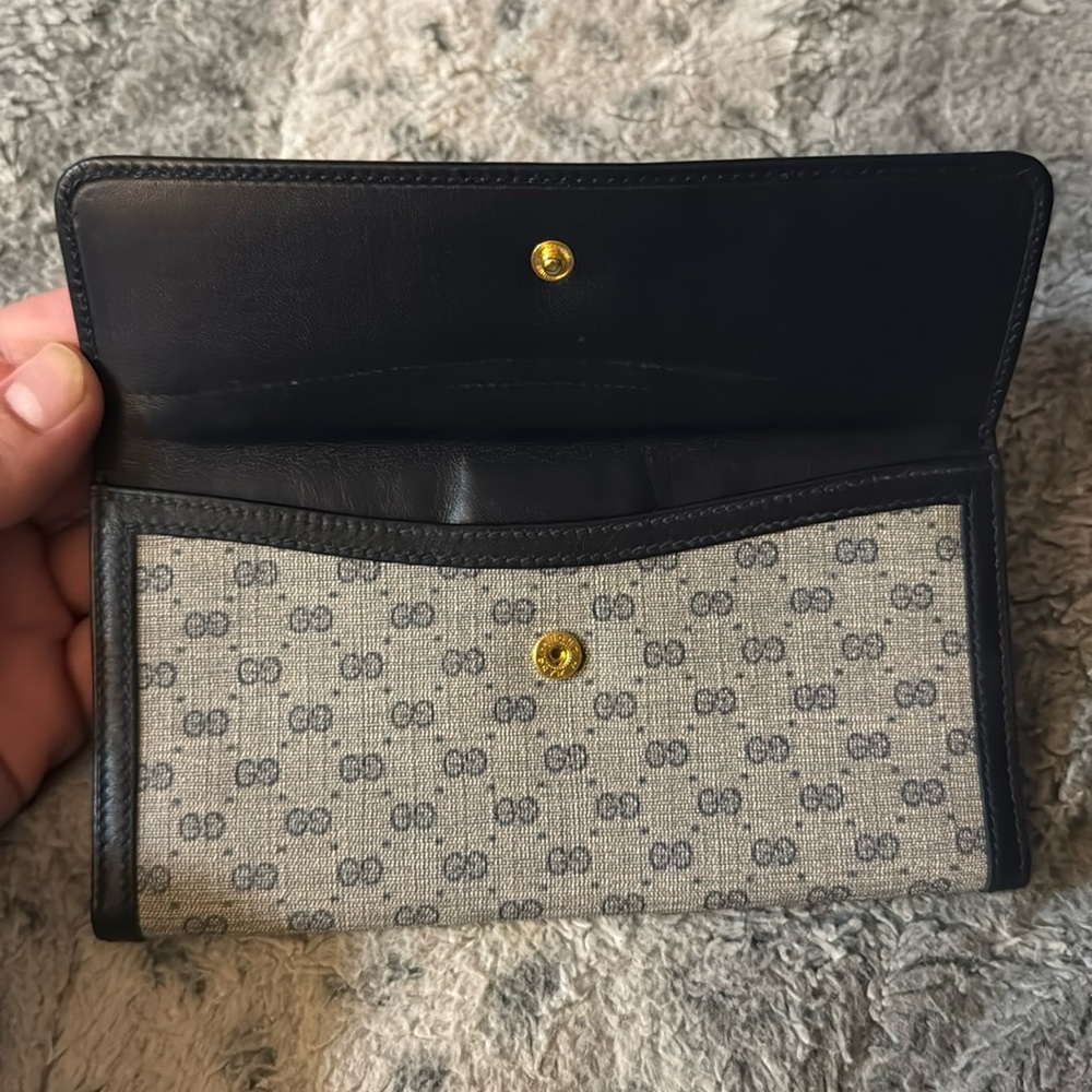 Women’s or Men's Gucci monogram Denim long Wallet! Preloved but 9-10 condition. - Picture 10 of 17
